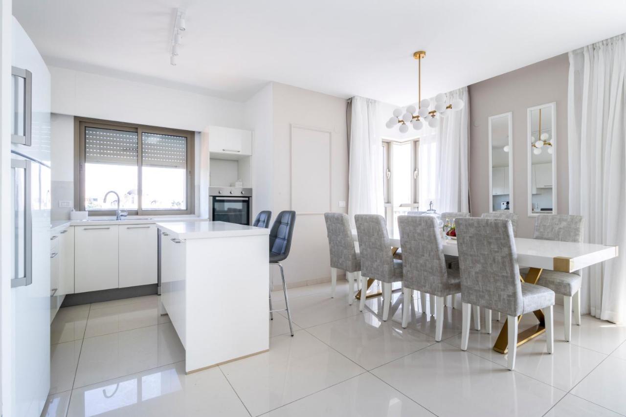 Luxury Three-Bedroom/Terrace Over Old City View Jeruzsálem Kültér fotó